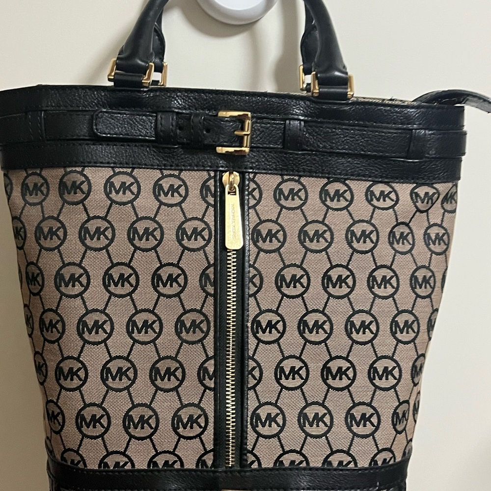 Michael Kors Black and Beige Tote Bag